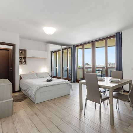 Monolocale Con Balcone Self Check In Milano Sempione Apartment Екстериор снимка